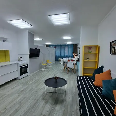 Party For Big Groups * تيرانا